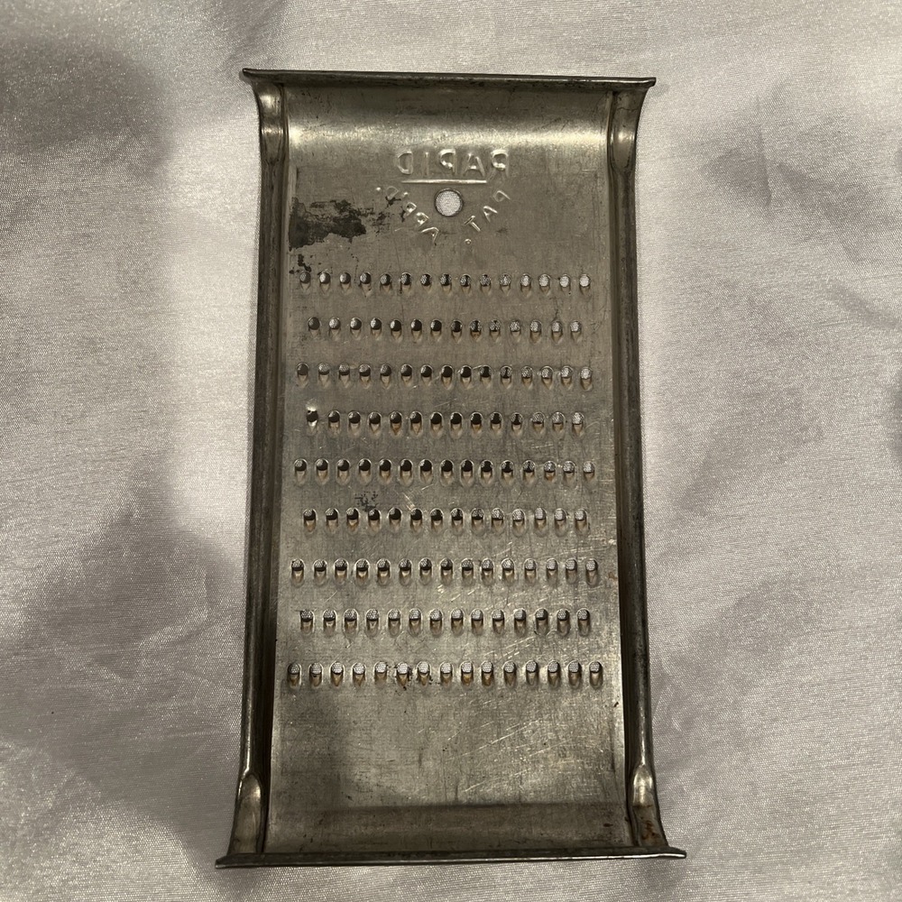 Vintage RAPID Brand Metal Cheese‎ Grater Shredder 8" X 4" Tall Kitchen Decor - Picture 3 of 5